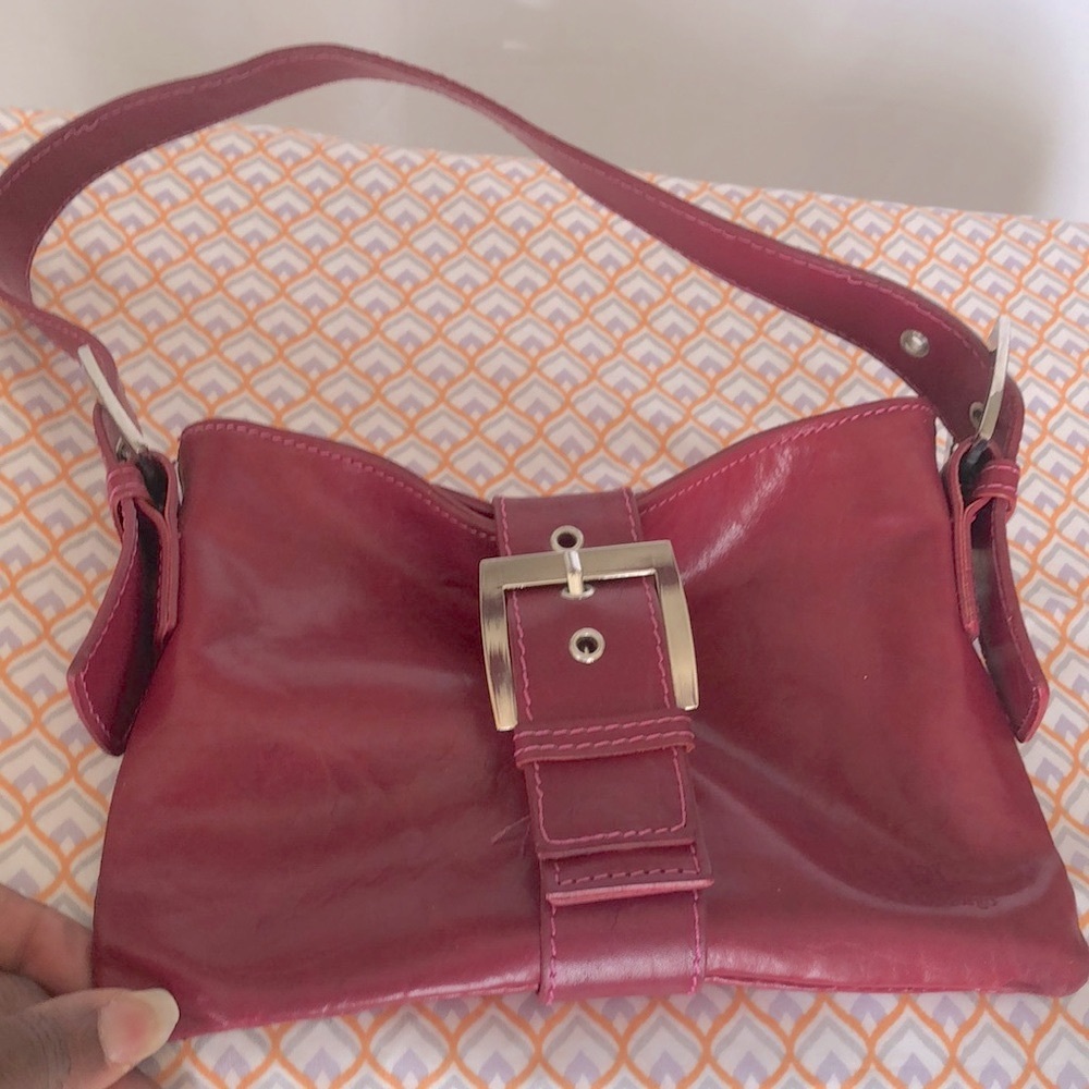 DEL BORGO Lavorazione Artigiana cranberry colored leather baguette Y2K handbag.
